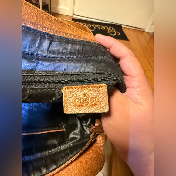Gucci Tan and Black Leather Bag - Picture 2 of 10
